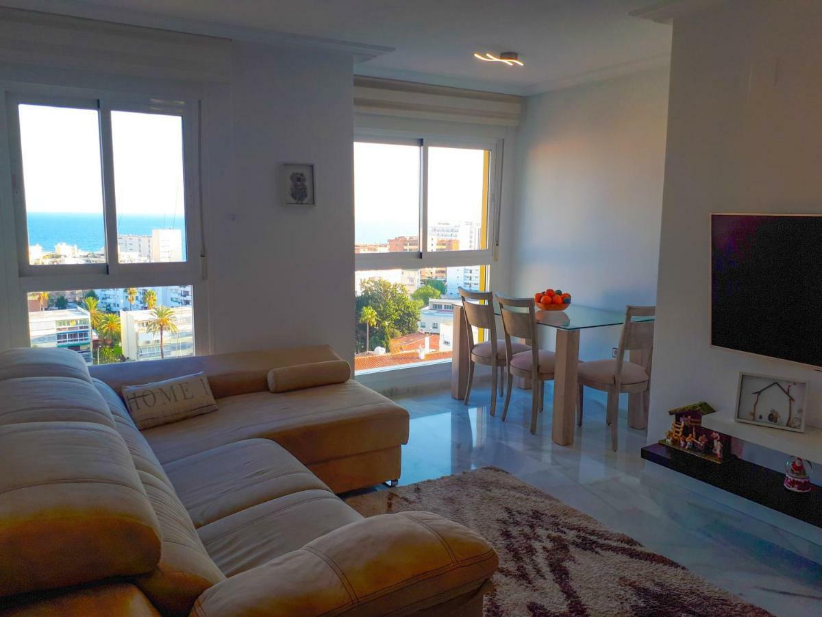 Ferienwohnung Atico Duplex Con Vistas Al Mar. Dos Plazas De Garaje Torremolinos Exterior foto